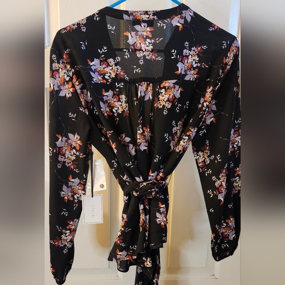 NWT Stunning Tie Front Shirt - Picture 4 of 5